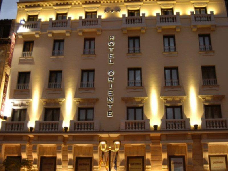 Hotel Oriente ซาราโกซา ภายนอก รูปภาพ